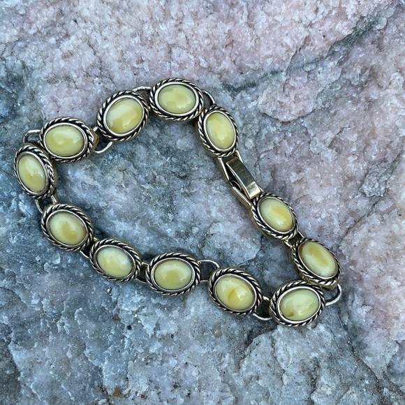 Jewelry - ⚡️Ivory stone and gold bracelet Jewelry - ⚡️Ivory stone and gold bracelet